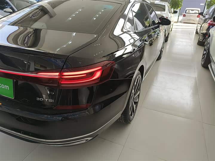 Фото 8 - Volkswagen Passat