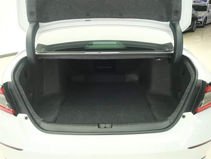 Фото 4 - Honda Accord