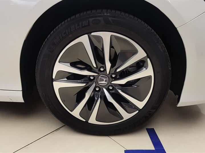 Фото 6 - Honda Accord