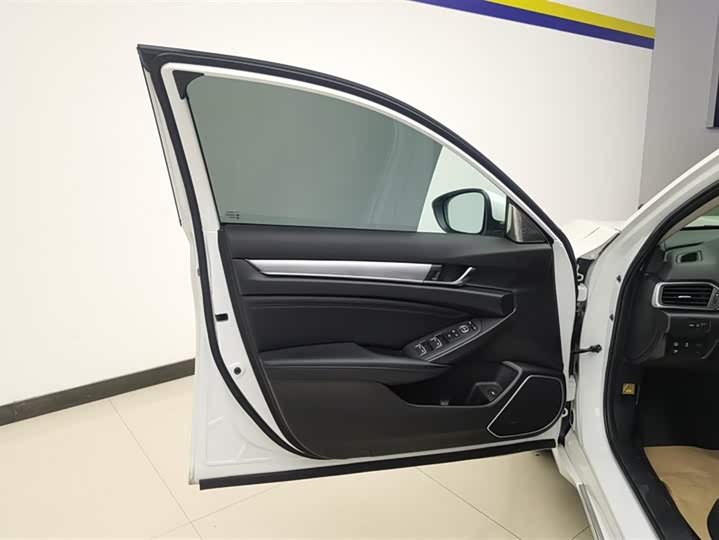 Фото 7 - Honda Accord