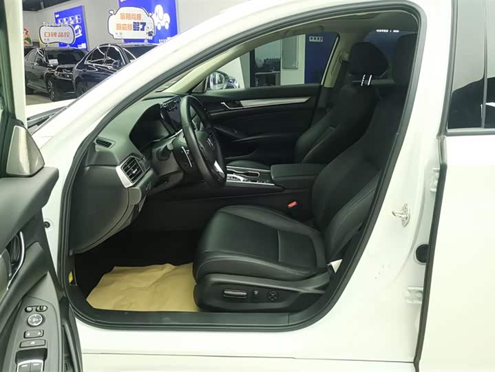 Фото 9 - Honda Accord