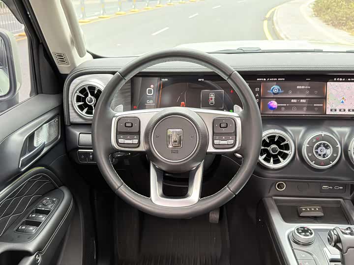 Фото 5 - Tank 300