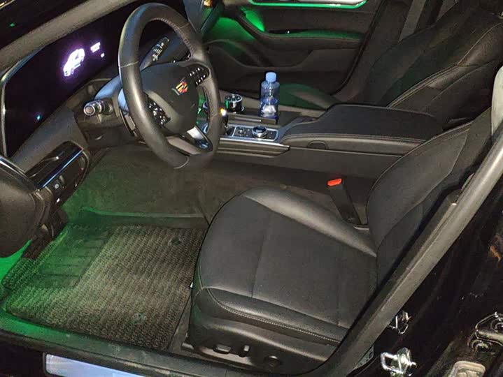 Фото 9 - Cadillac CT5