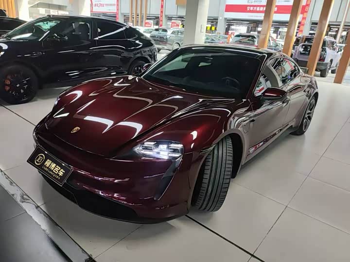 Фото 1 - Porsche Taycan