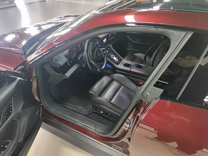 Фото 3 - Porsche Taycan