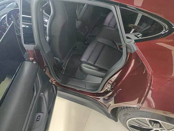 Фото 4 - Porsche Taycan