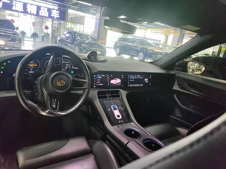 Фото 5 - Porsche Taycan