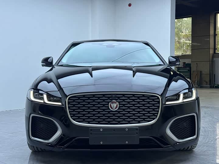 Фото 2 - Jaguar XF L