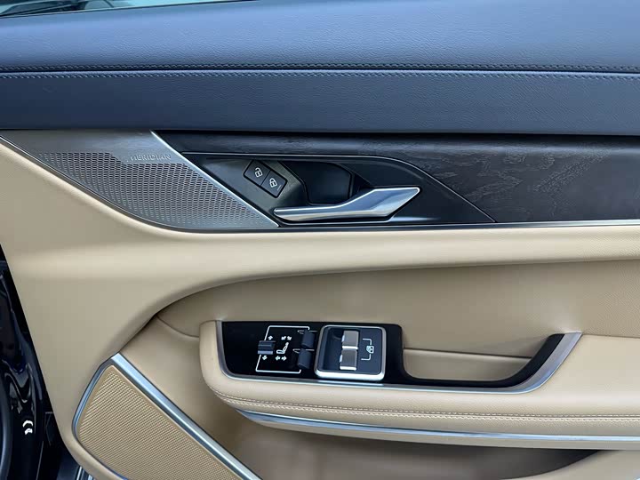 Фото 8 - Jaguar XF L