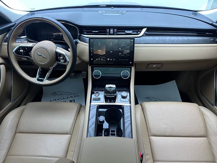 Фото 9 - Jaguar XF L