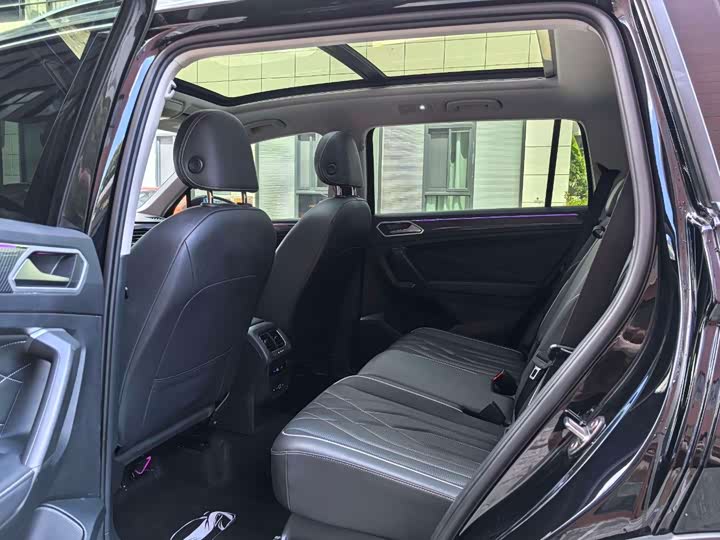 Фото 6 - Volkswagen Tiguan L Pro