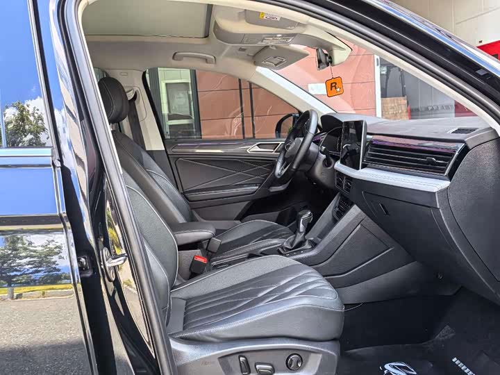 Фото 7 - Volkswagen Tiguan L Pro