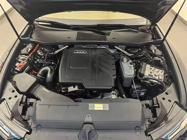 Фото 6 - Audi A6L