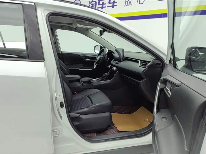 Фото 8 - Toyota Wildlander