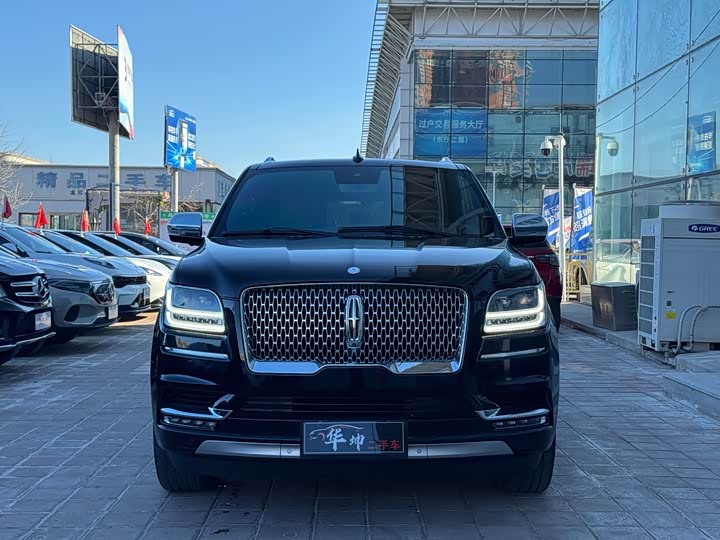 Фото 9 - Lincoln Navigator