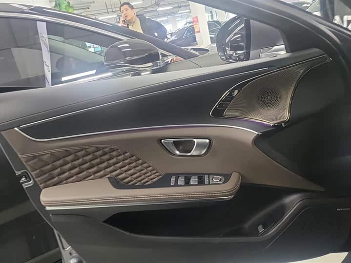 Фото 7 - BYD Han