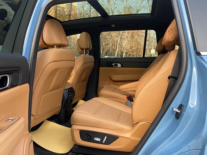 Фото 6 - LiXiang One