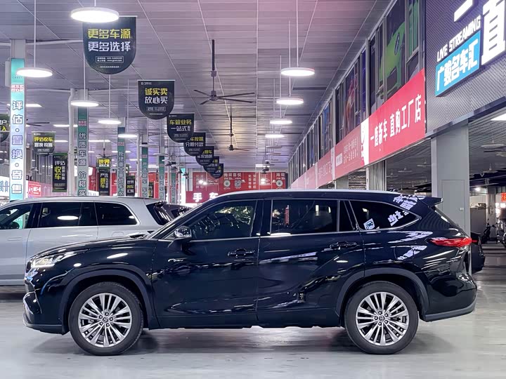 Фото 3 - Toyota Highlander