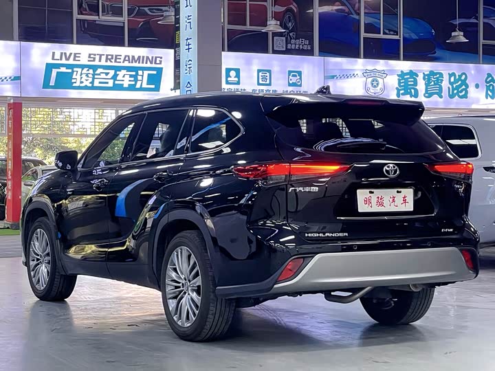 Фото 4 - Toyota Highlander