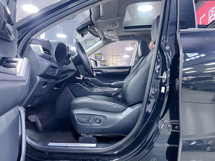 Фото 6 - Toyota Highlander