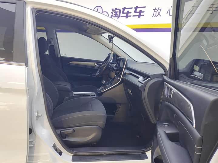 Фото 8 - Haval M6