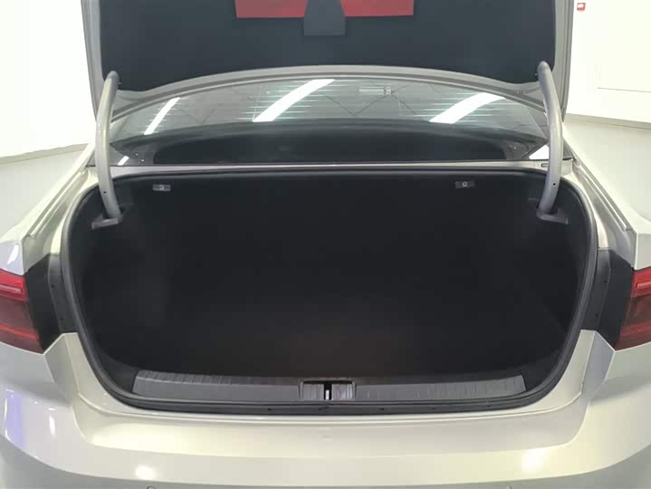 Фото 4 - Volkswagen Magotan