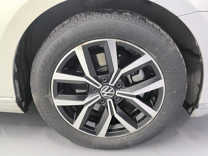 Фото 6 - Volkswagen Magotan