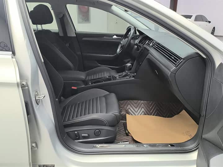 Фото 8 - Volkswagen Magotan