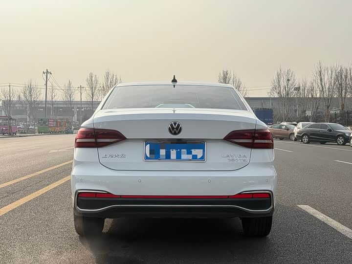 Фото 7 - Volkswagen Lavida