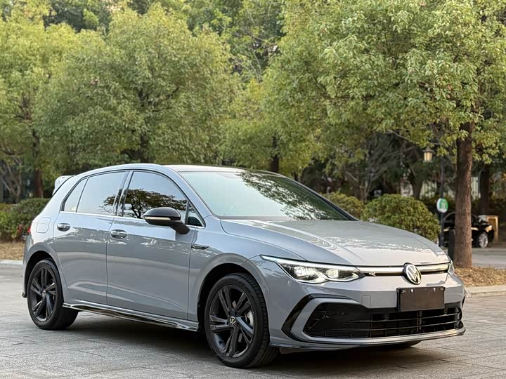 Фото 2 - Volkswagen Golf