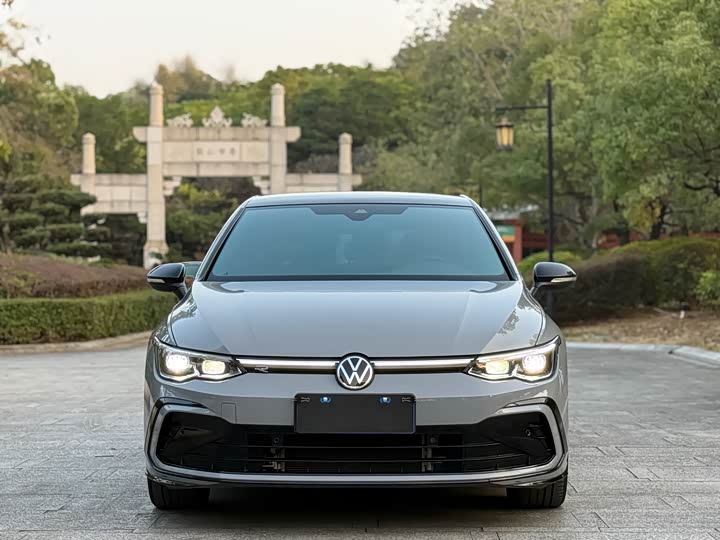 Фото 3 - Volkswagen Golf