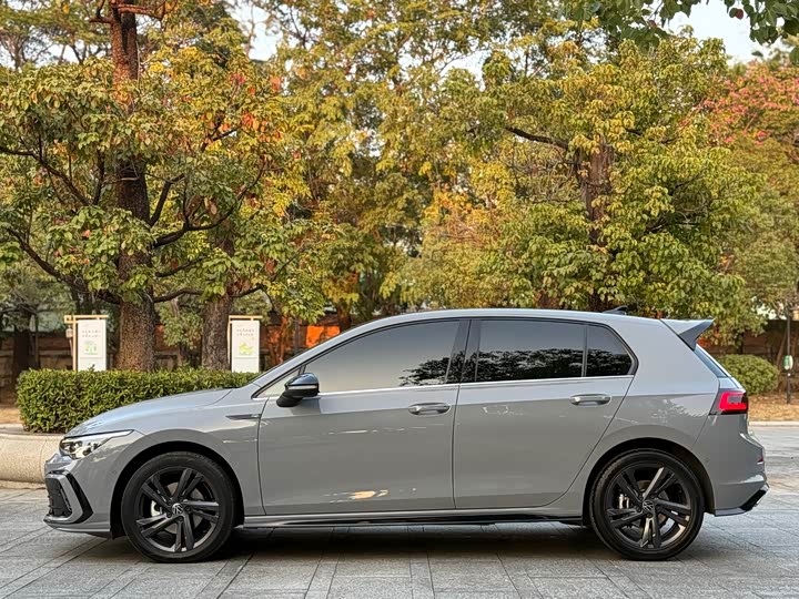 Фото 4 - Volkswagen Golf