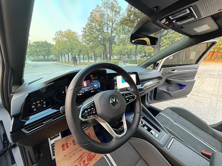 Фото 9 - Volkswagen Golf