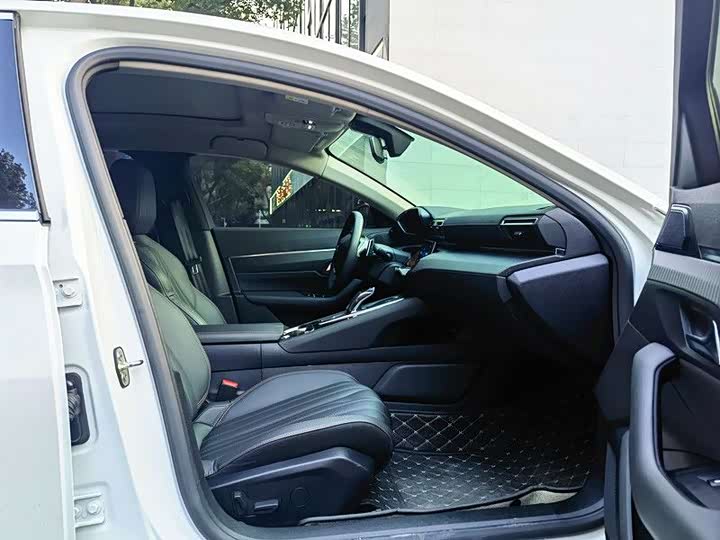 Фото 9 - Peugeot 508