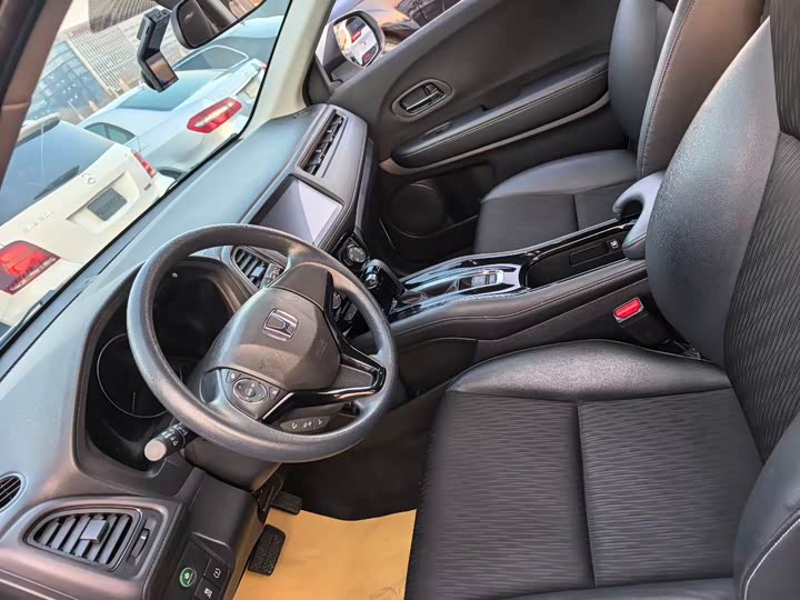 Фото 3 - Honda Vezel