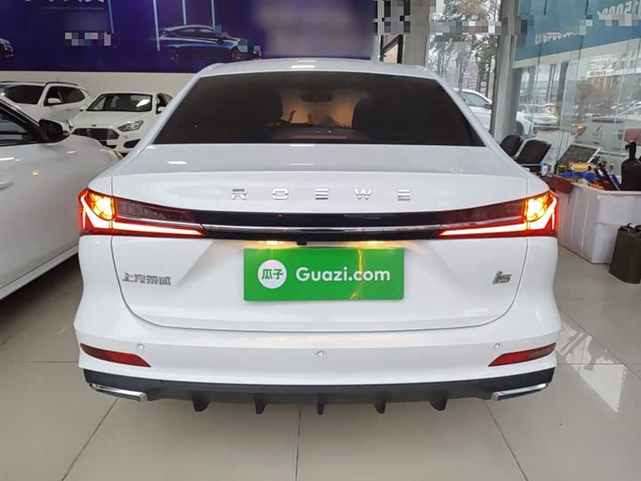 Фото 6 - Roewe i5