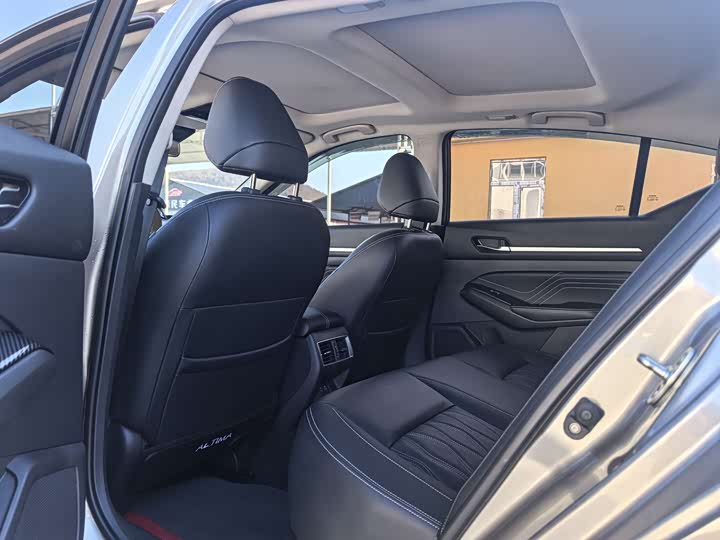 Фото 9 - Nissan Teana