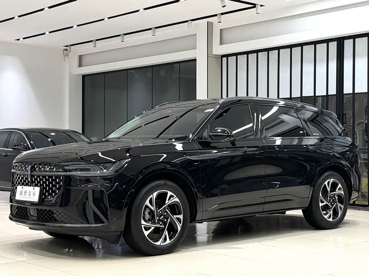 Фото 1 - Lincoln Nautilus