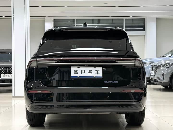 Фото 4 - Lincoln Nautilus