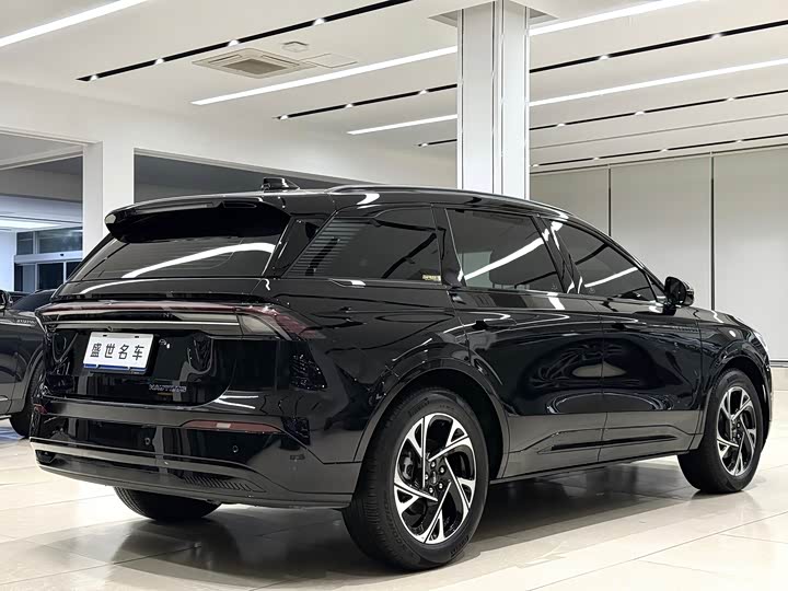 Фото 5 - Lincoln Nautilus