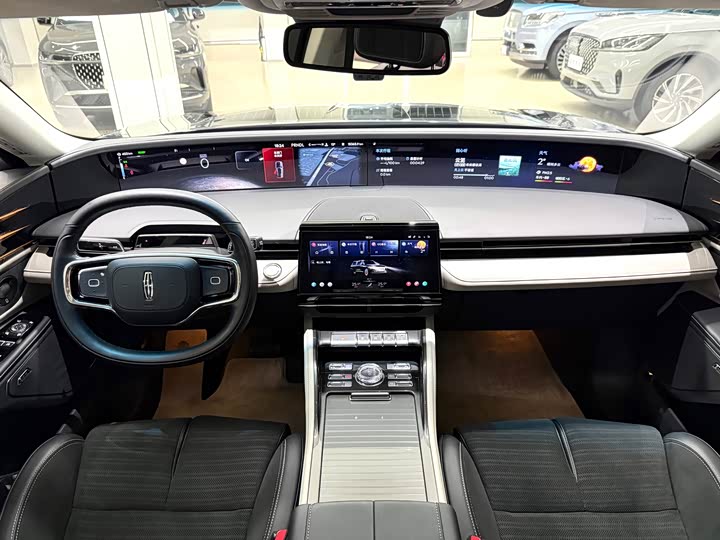 Фото 7 - Lincoln Nautilus