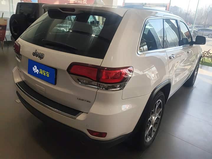 Фото 3 - Jeep Grand Cherokee