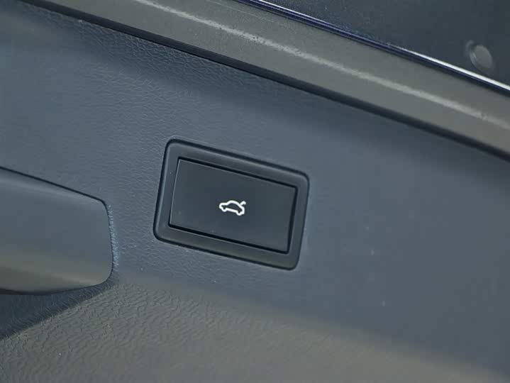 Фото 8 - Volkswagen ID.6 Crozz