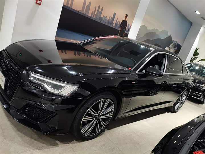 Фото 5 - Audi A6L