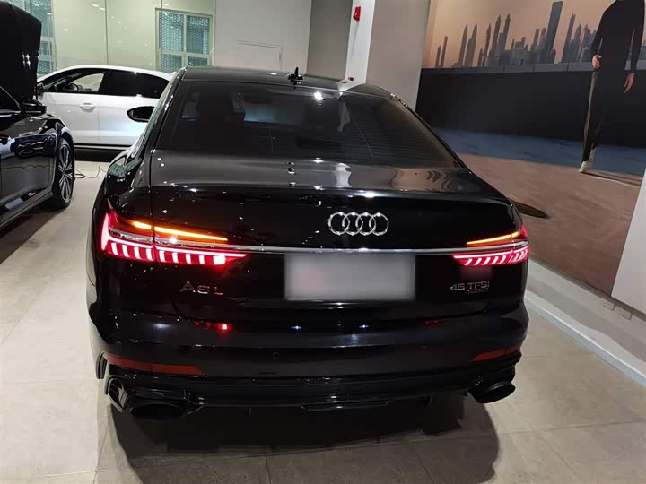 Фото 6 - Audi A6L