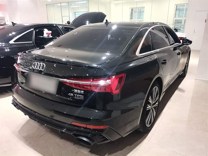 Фото 7 - Audi A6L