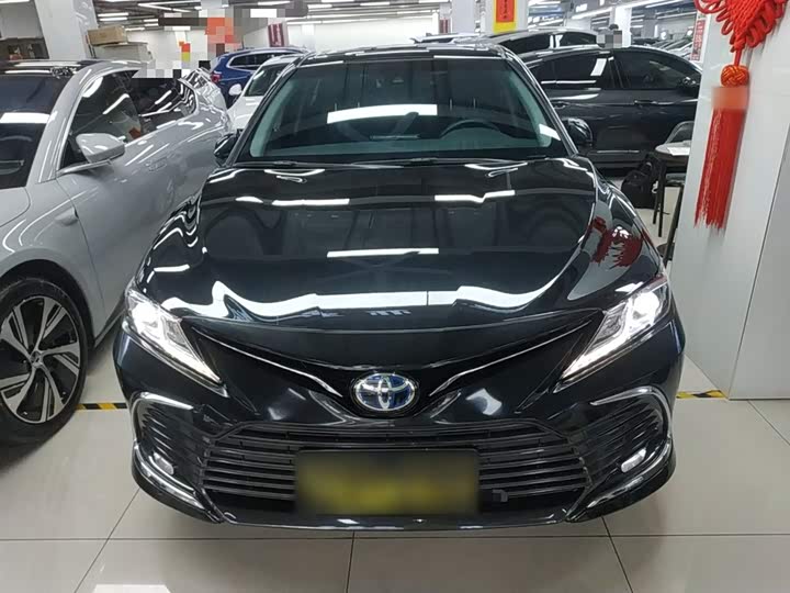 Фото 3 - Toyota Camry