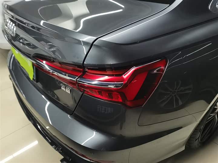 Фото 8 - Audi A6L