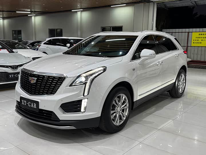 Фото 1 - Cadillac XT5
