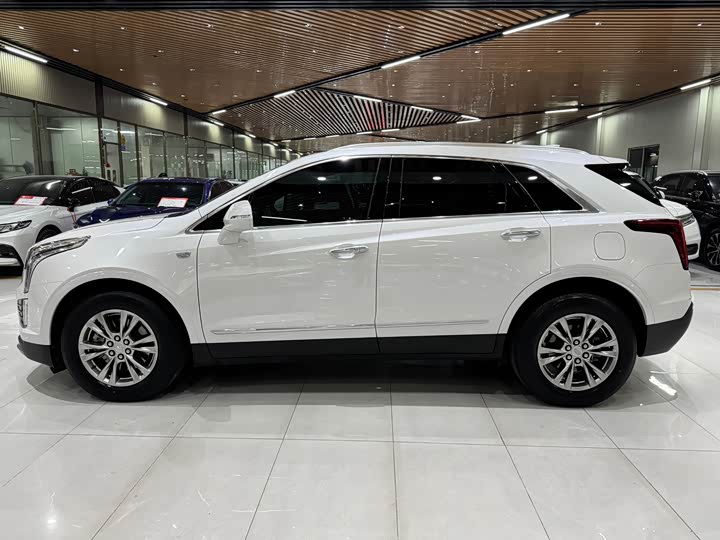 Фото 4 - Cadillac XT5